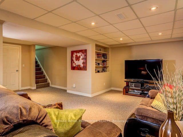 834 White Ash Drive photo 14