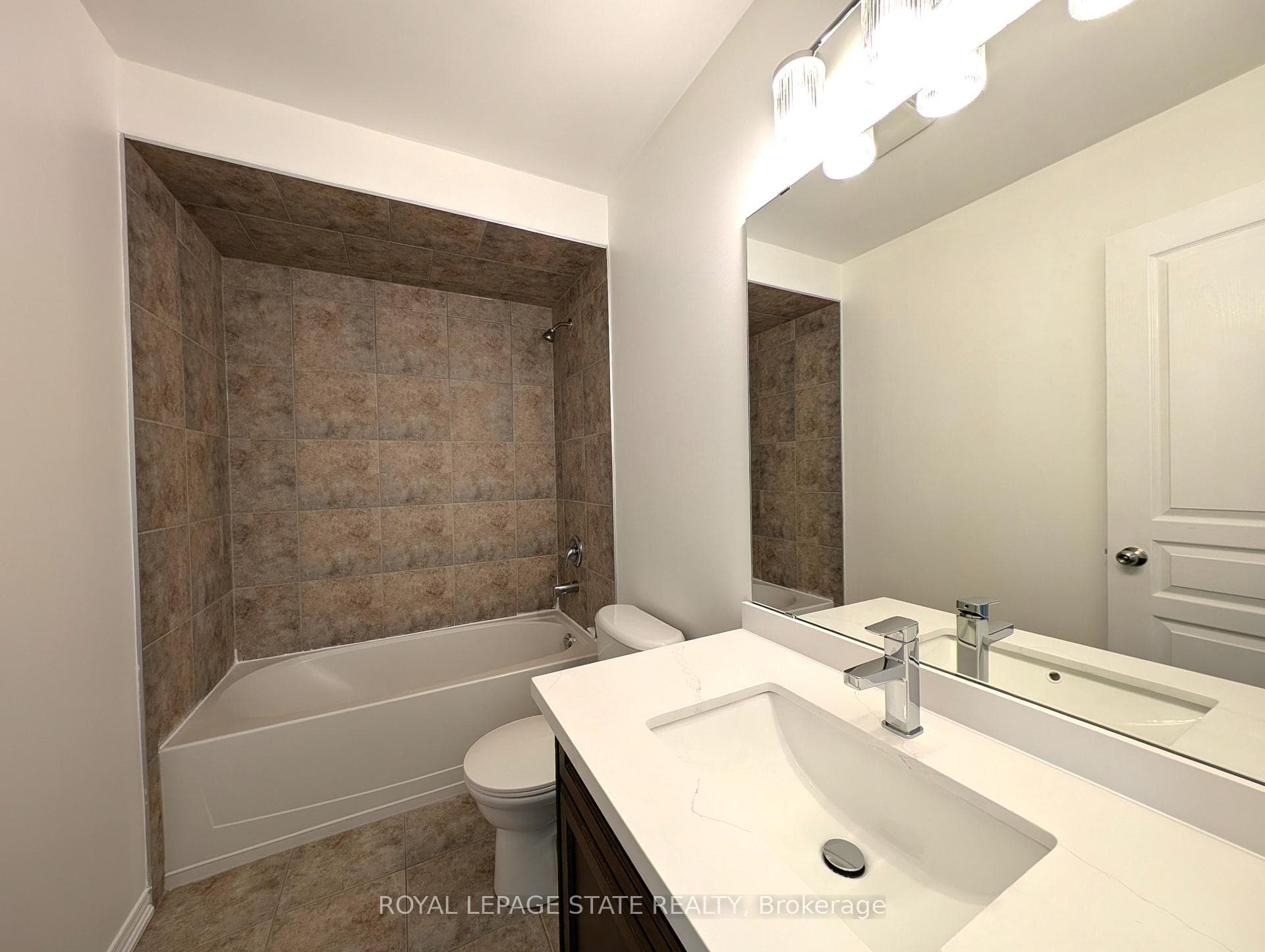 175 Penny Lane photo 14