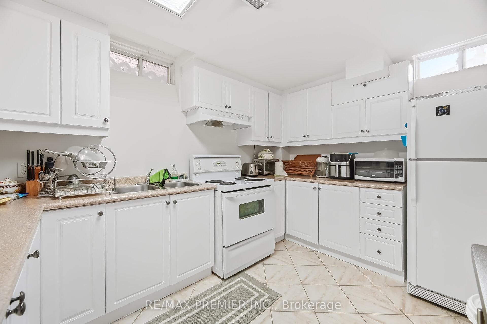 94 Apollo Road photo 35
