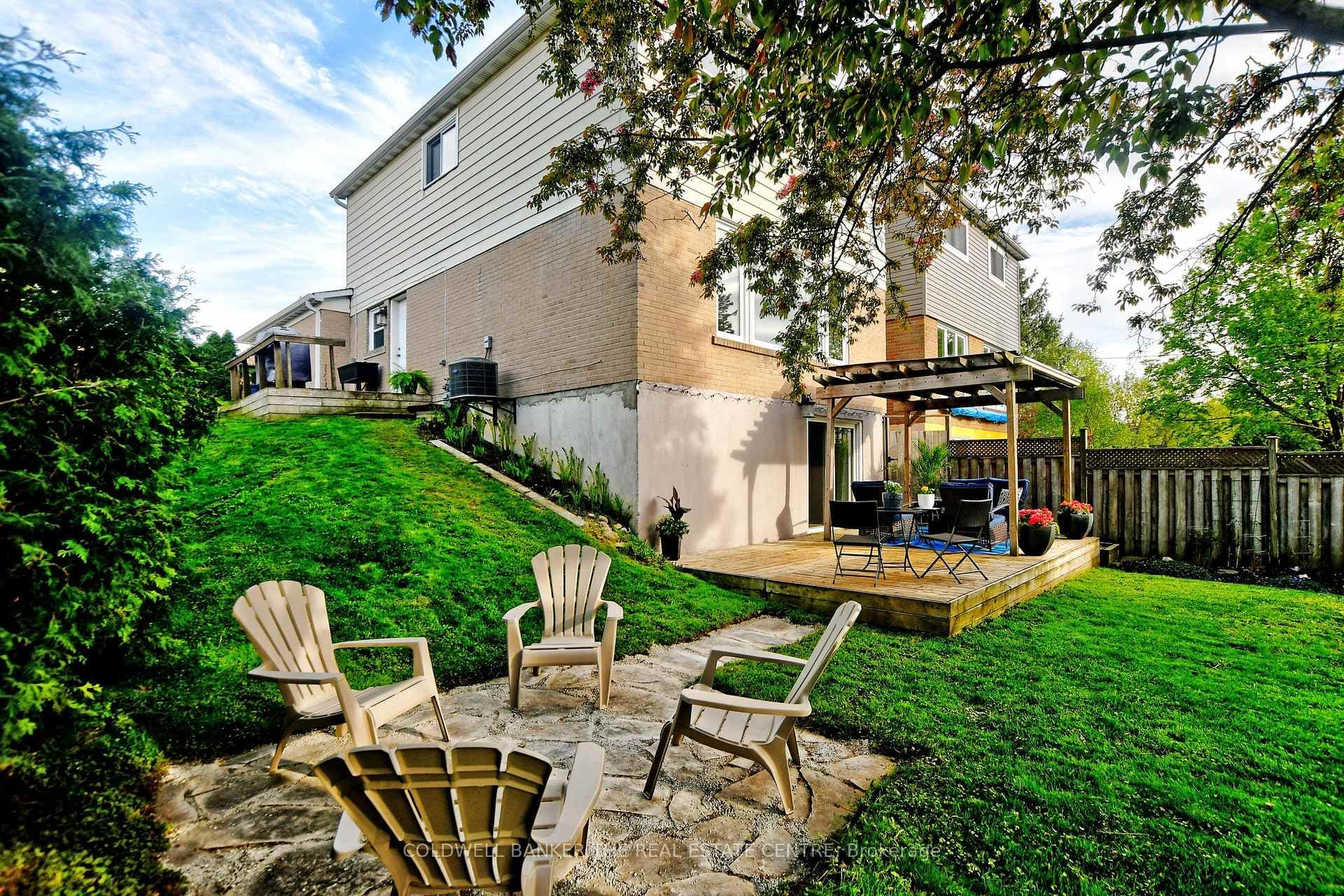 745 Pam Crescent photo 39