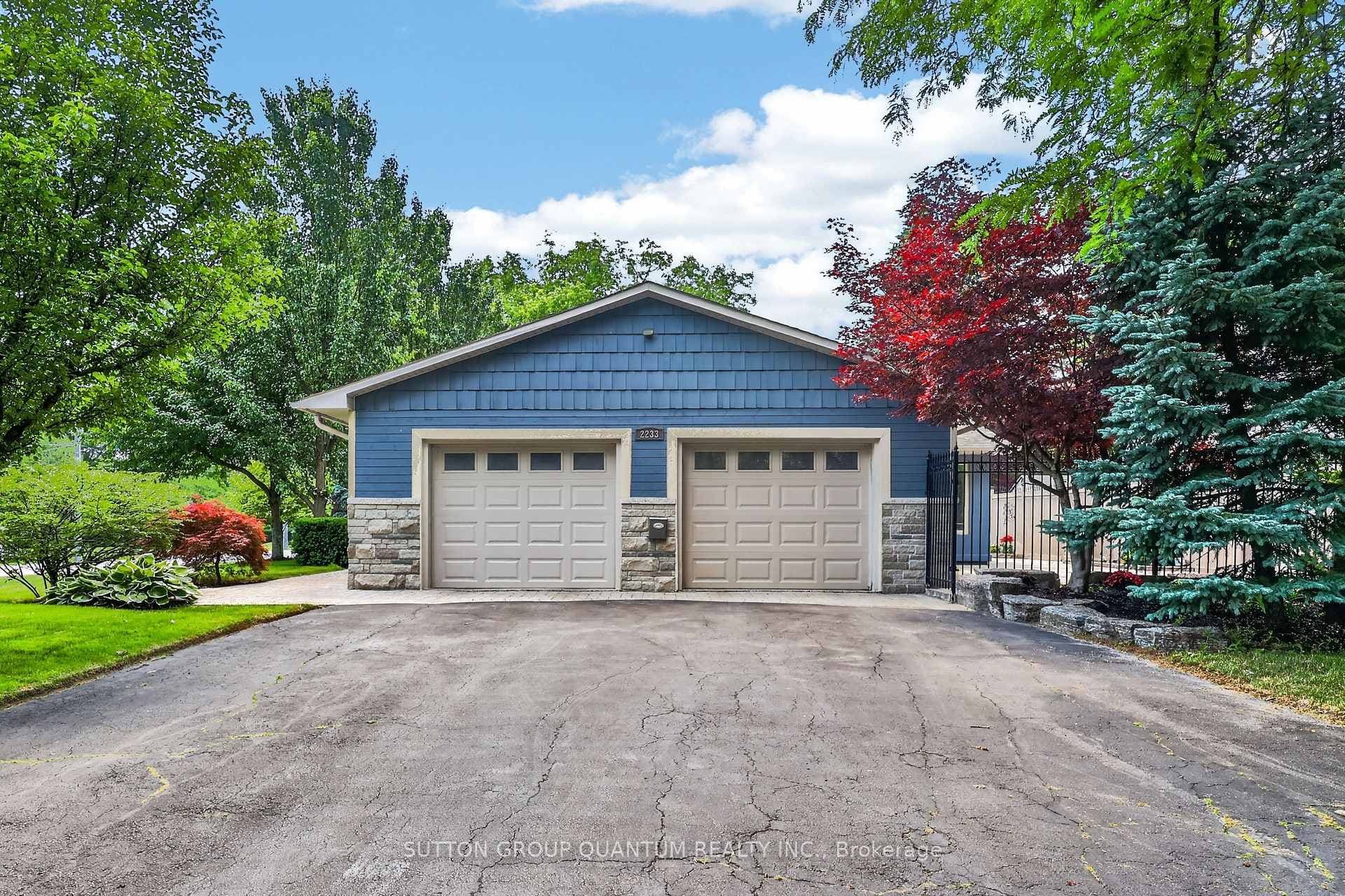 2233 Oneida Crescent photo 32