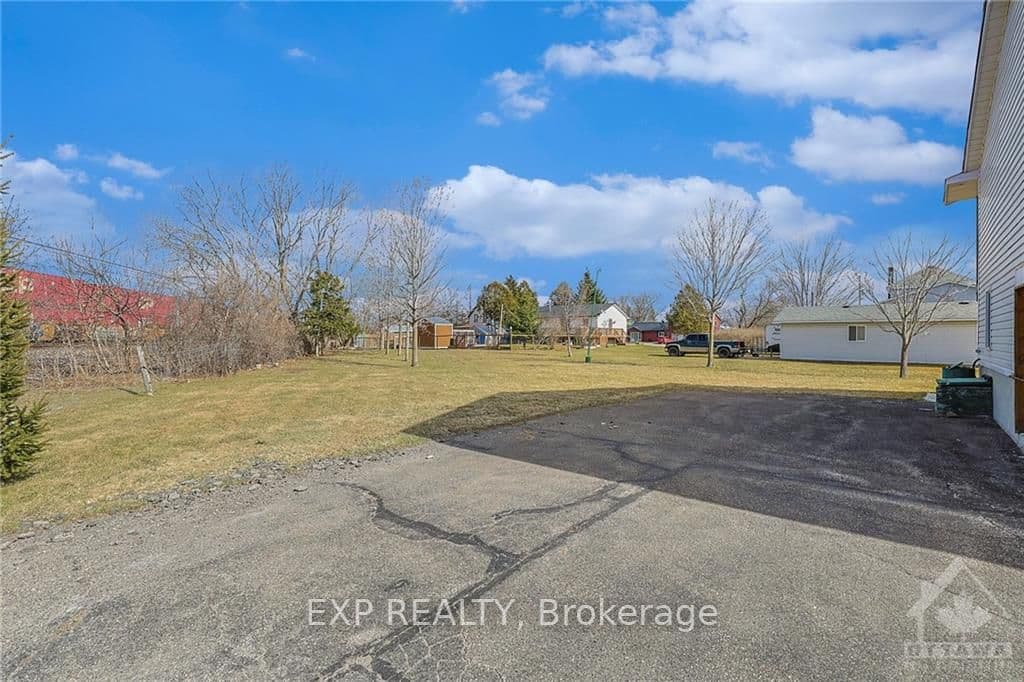 53 KING Street photo 25
