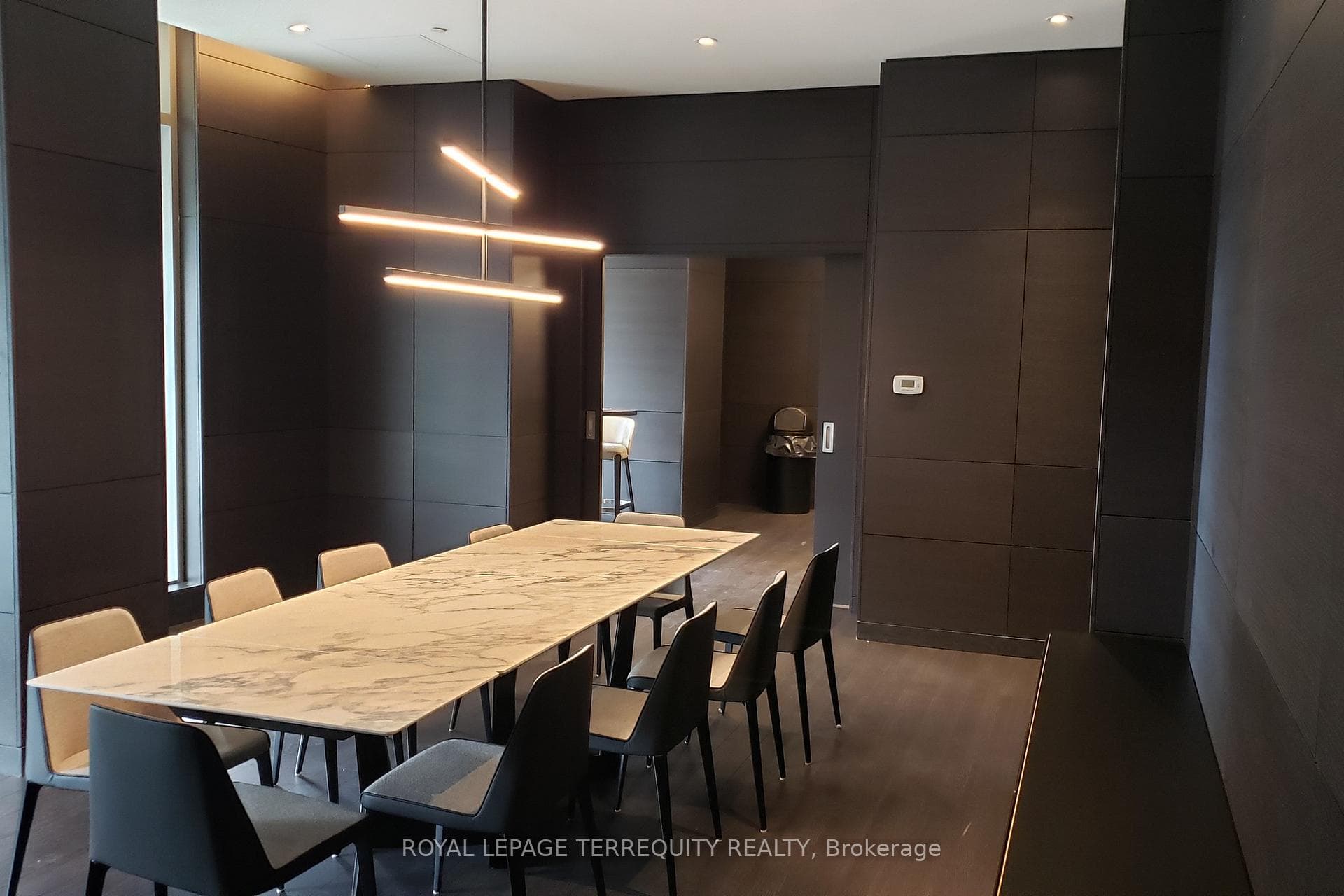 2221 Yonge Street Unit 905 photo 35