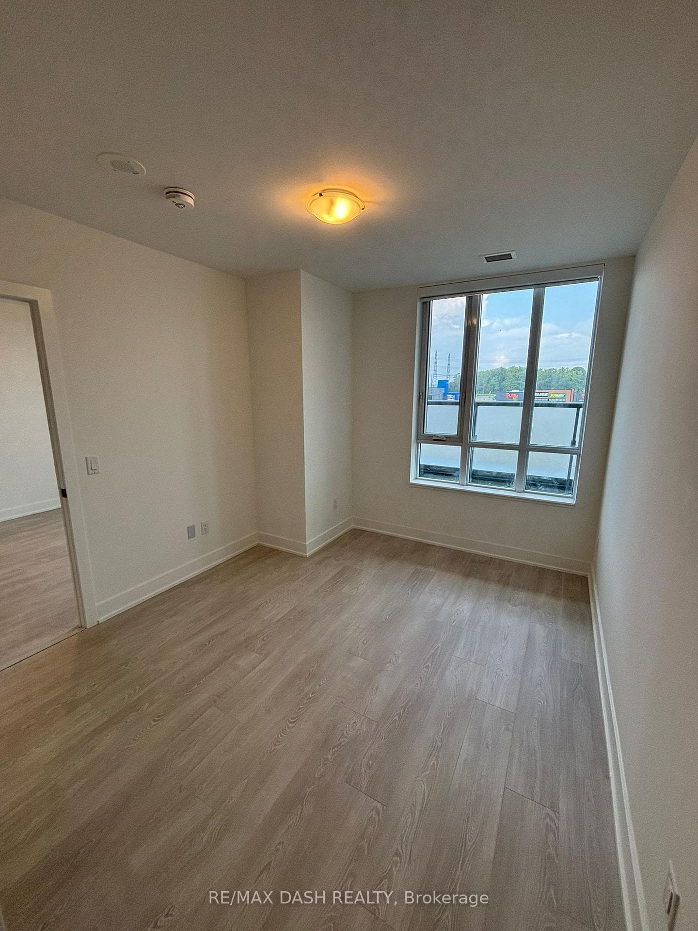 2545 Simcoe Street Unit 352 photo 5