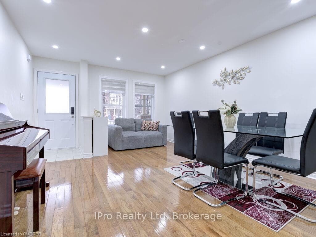 130 SWINDALE Drive photo 9