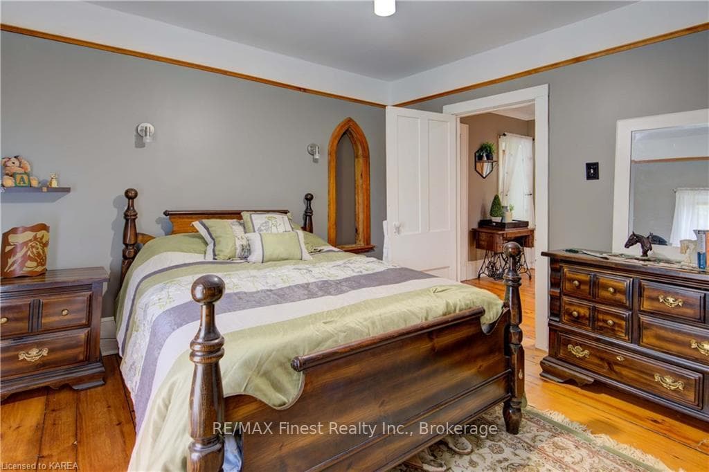 4895 WALLACE Road photo 44