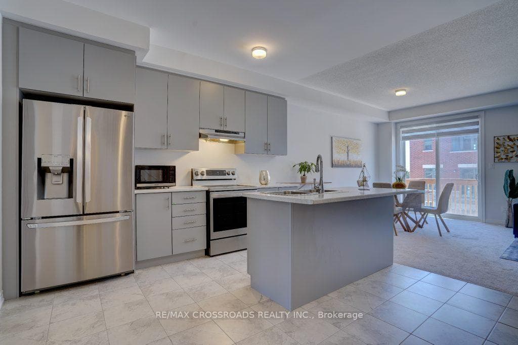 2014 Cameron Lott Crescent photo 2
