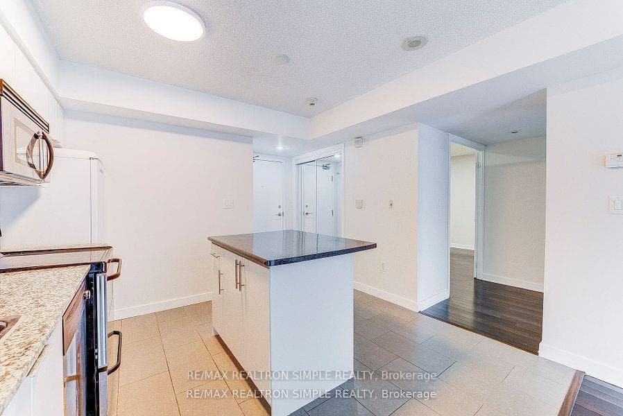 15 Brunel Court Unit 703 photo 6