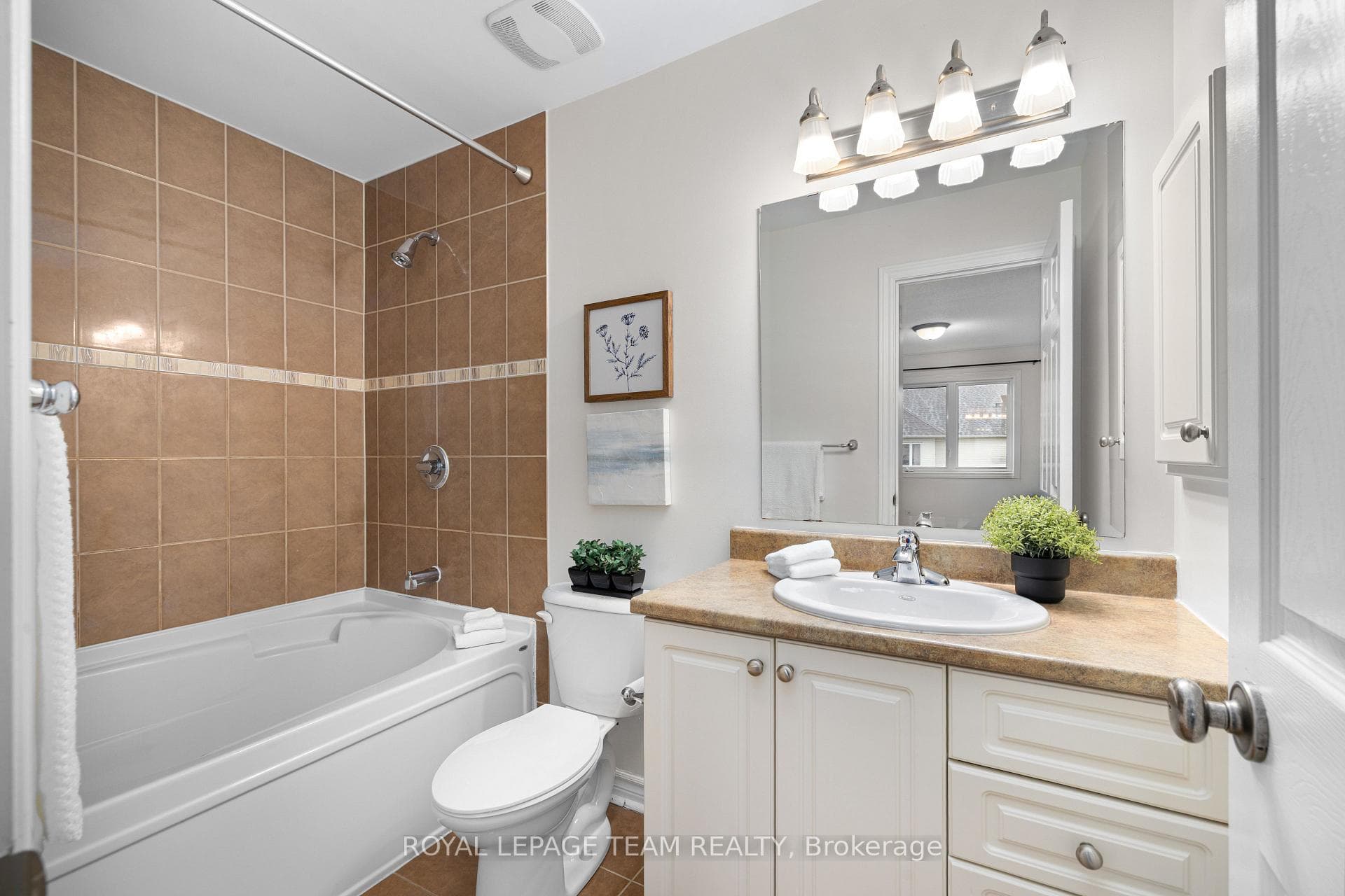 687 Paul Metivier Drive photo 28