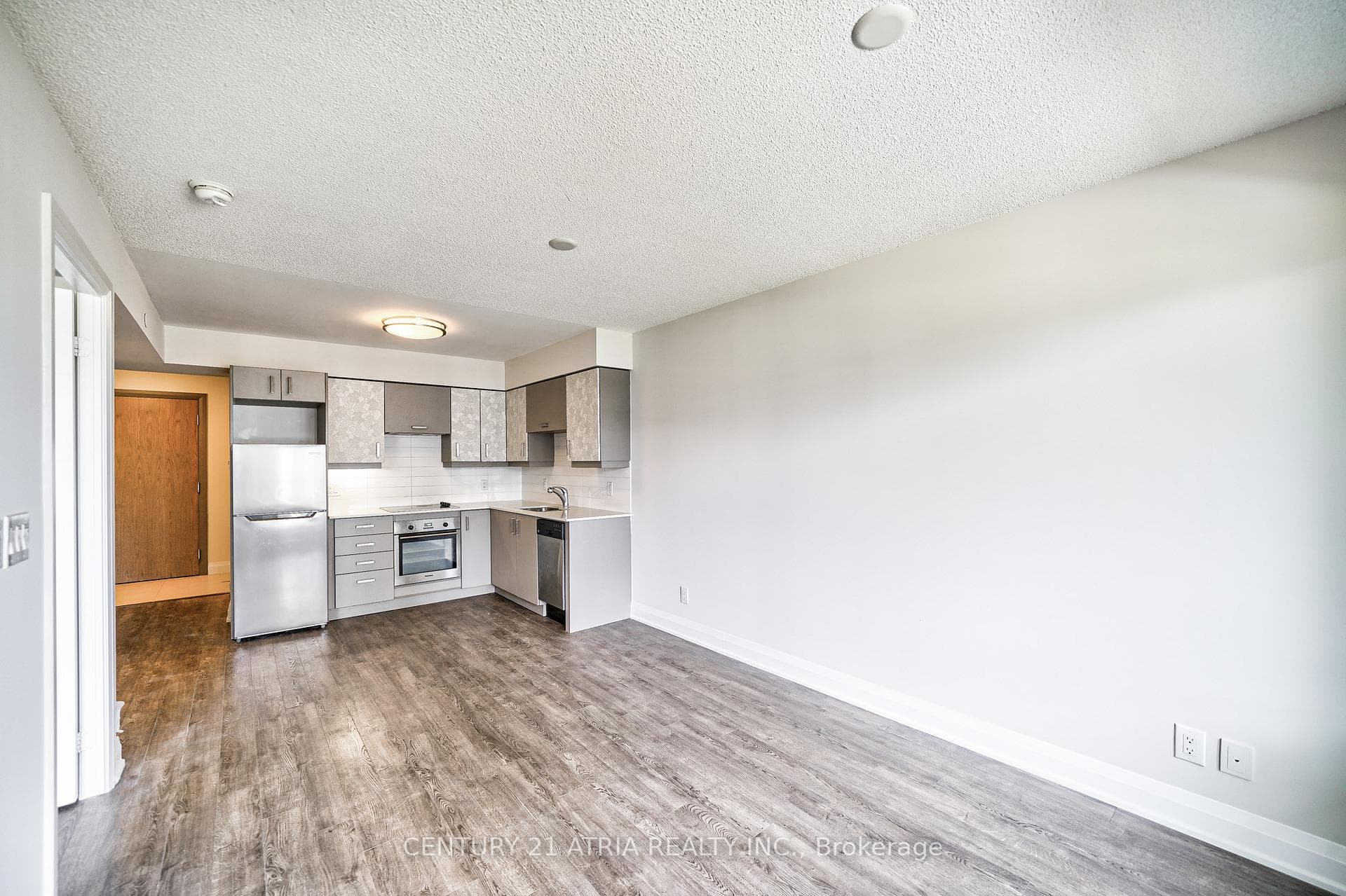 18 Uptown Drive Unit 725 photo 19