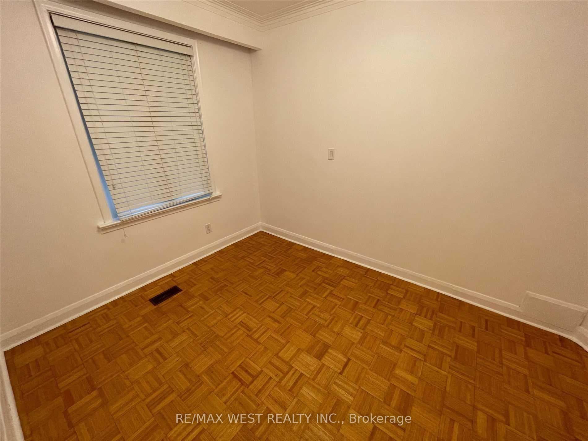 132 Mcroberts Avenue Unit Main photo 5