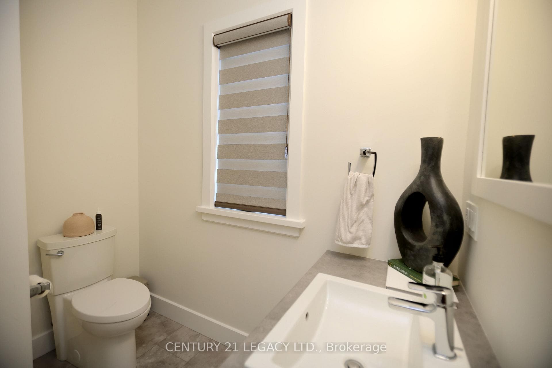 675 Winchester Avenue photo 23