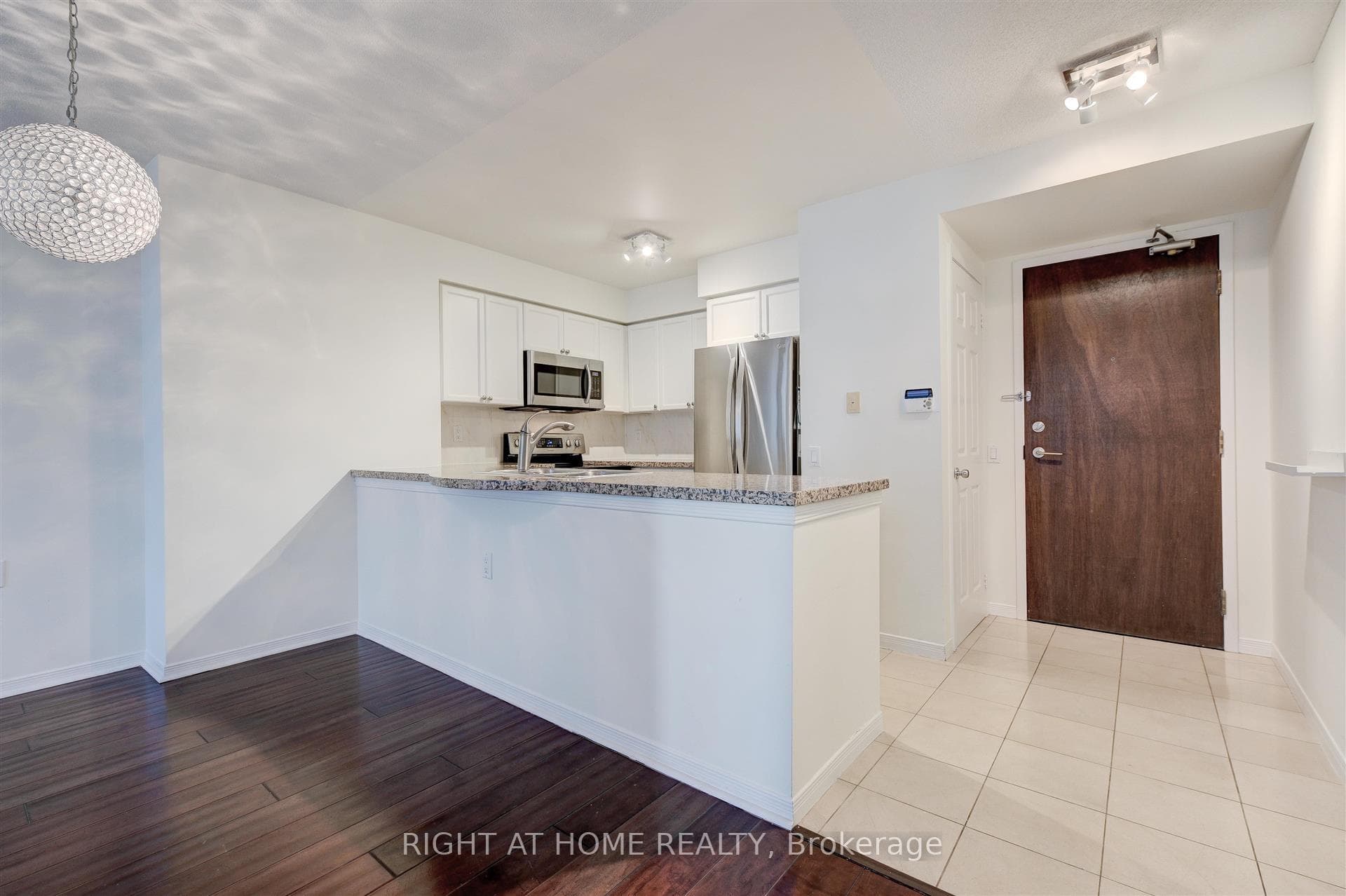 388 Bloor Street Unit 507 photo 16