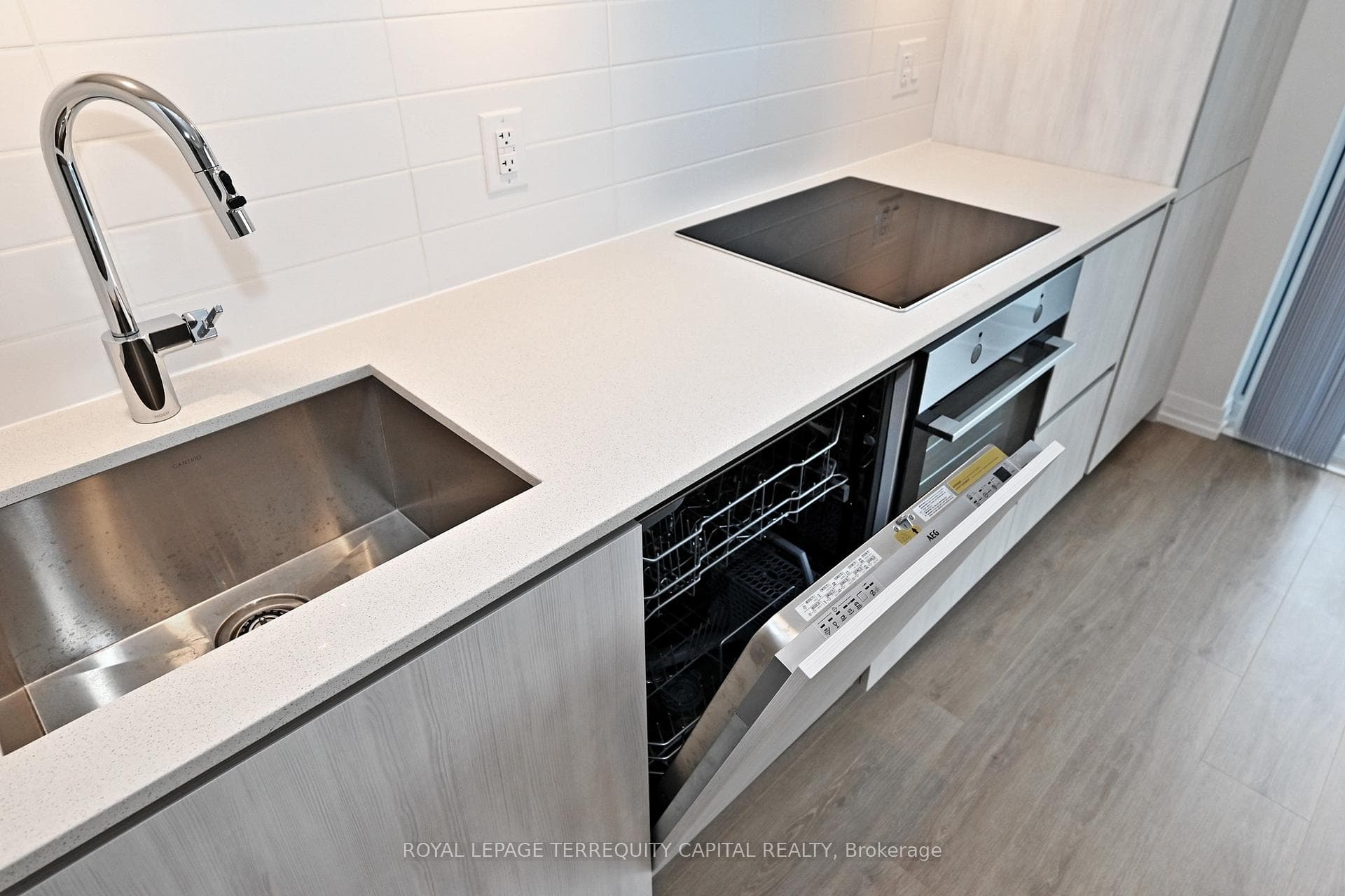 28 Widmer Street Unit 3526 photo 13