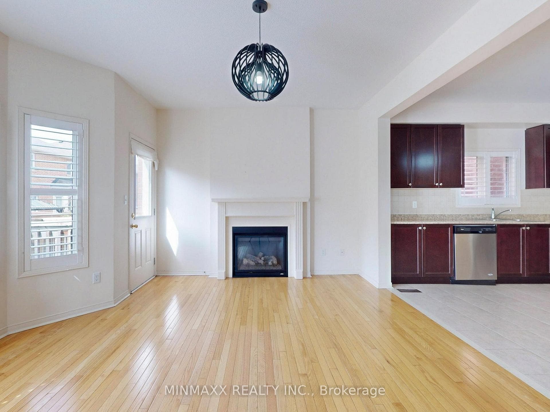 237 Valleyway(Upper) Drive photo 4