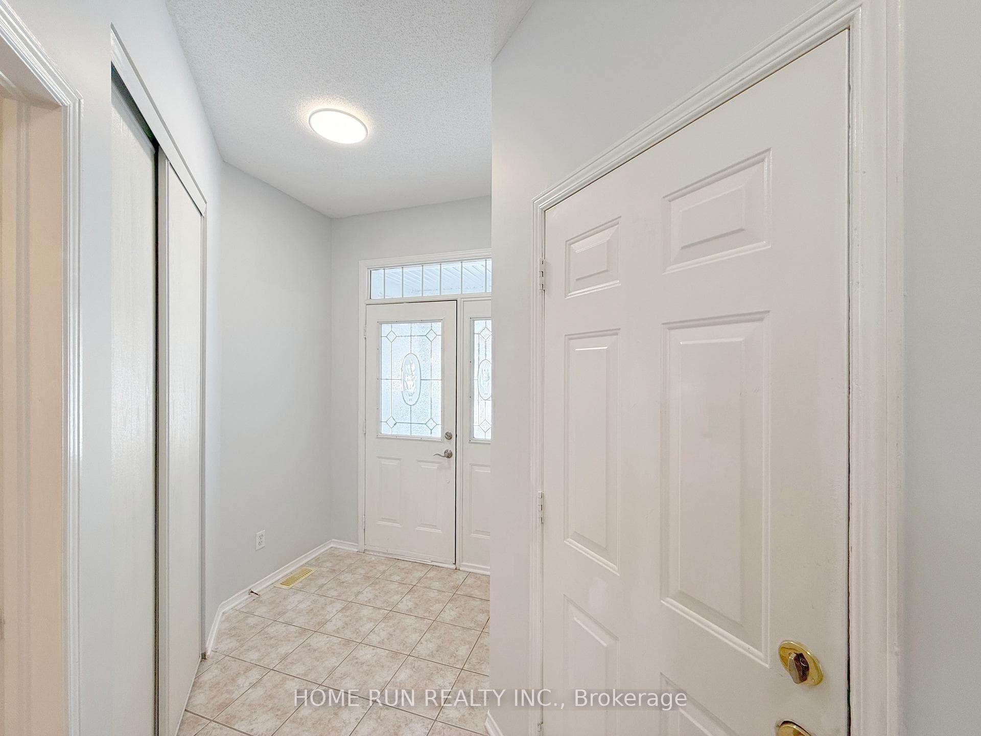 95 Hemlo Crescent photo 3