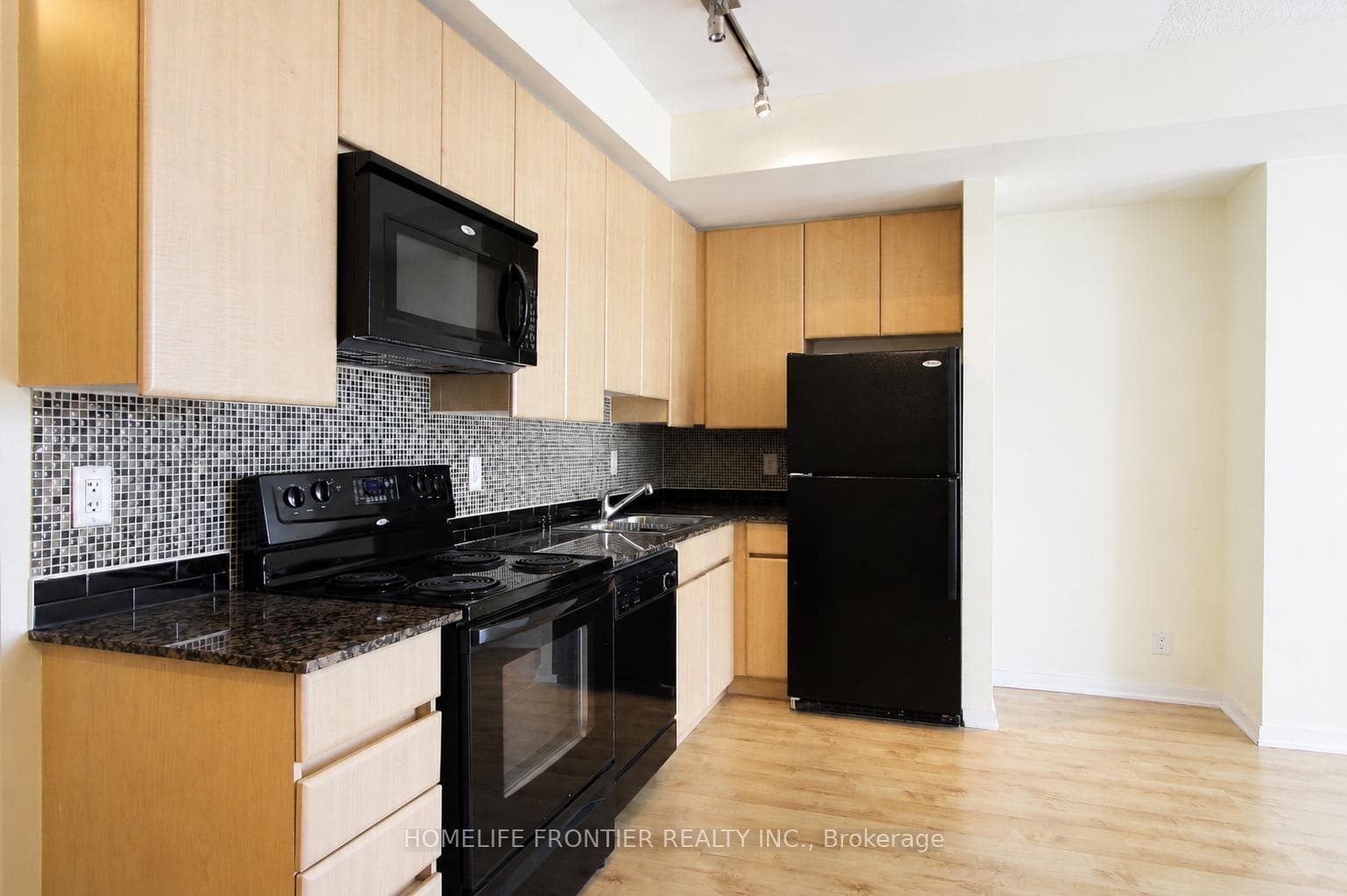 30 Canterbury Place Unit 703 photo 2