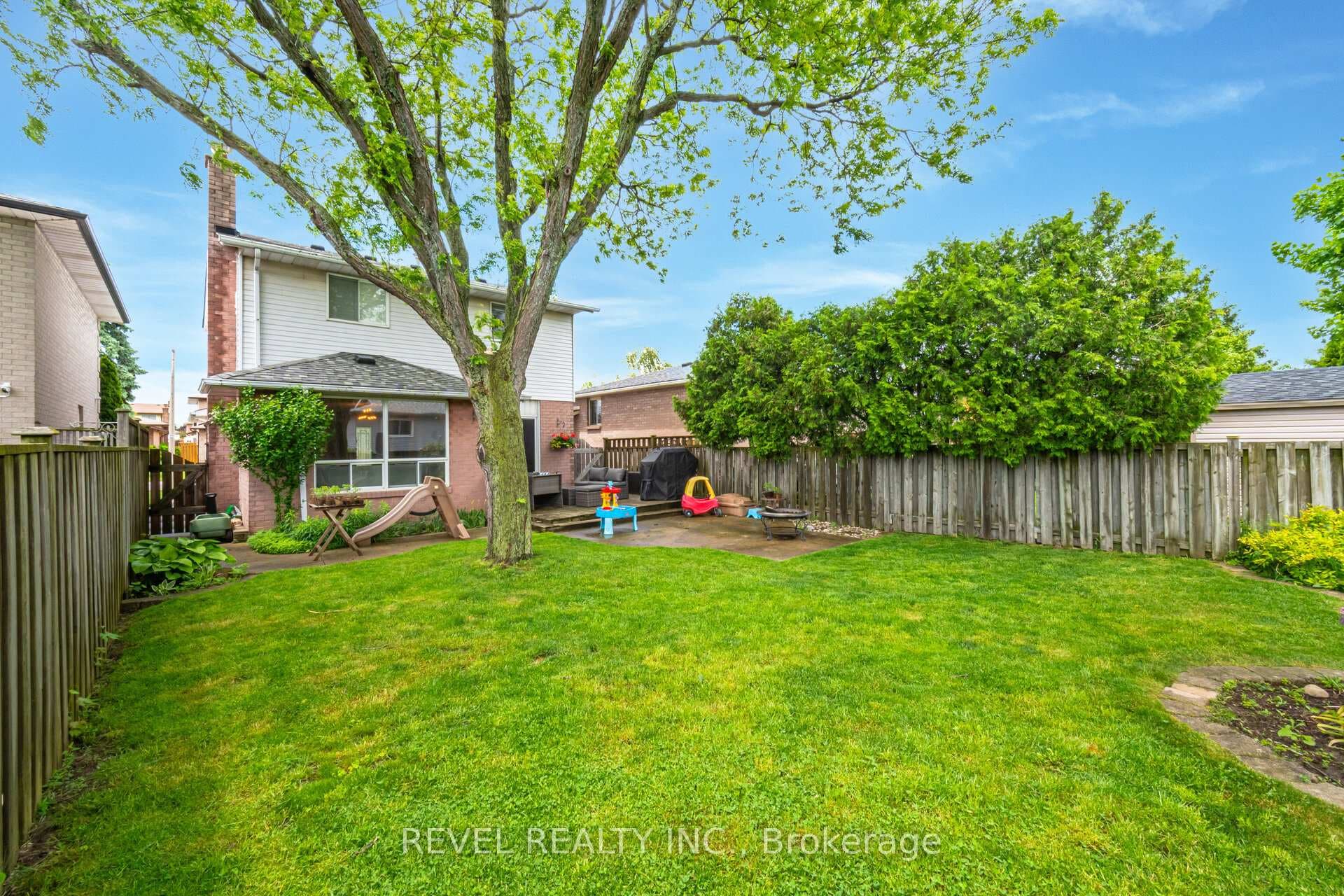 49 Rexford Drive photo 27