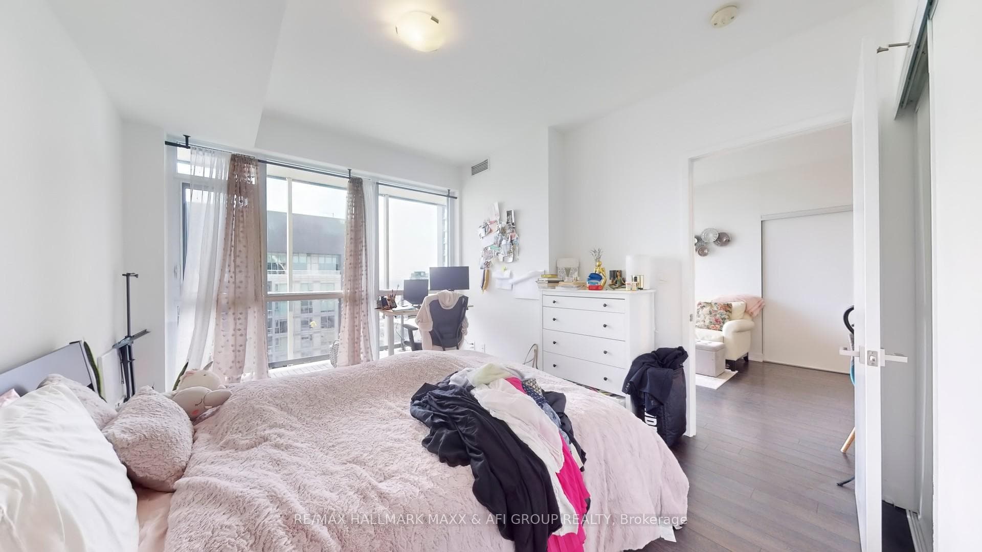 50 Ordnance Street Unit 2501 photo 15