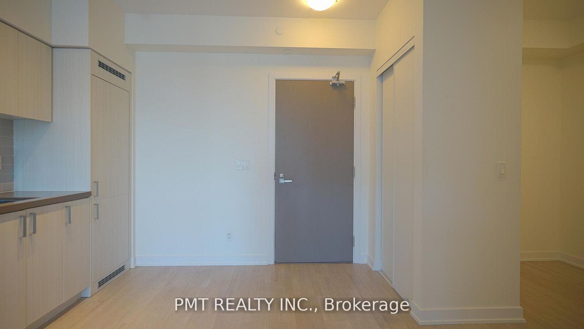 501 St. Clair Avenue Unit 322 photo 15