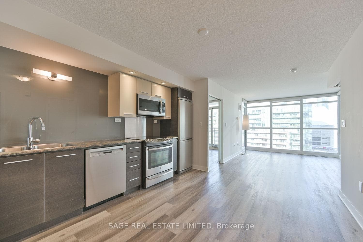8 Telegram Mews Unit 1605 photo 9