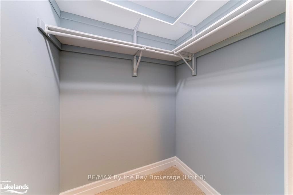 38 CLOVER Crescent photo 29
