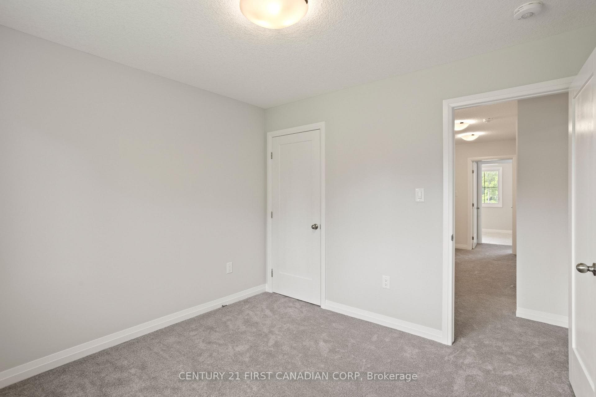 6981 Heathwoods Avenue photo 33