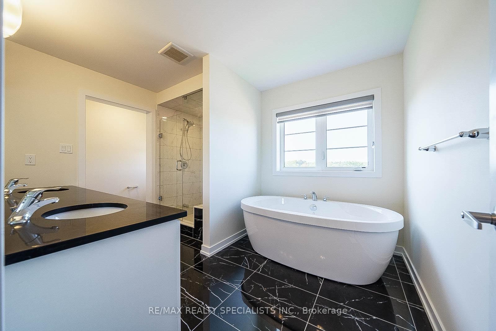 94 BELLHOUSE Avenue photo 31