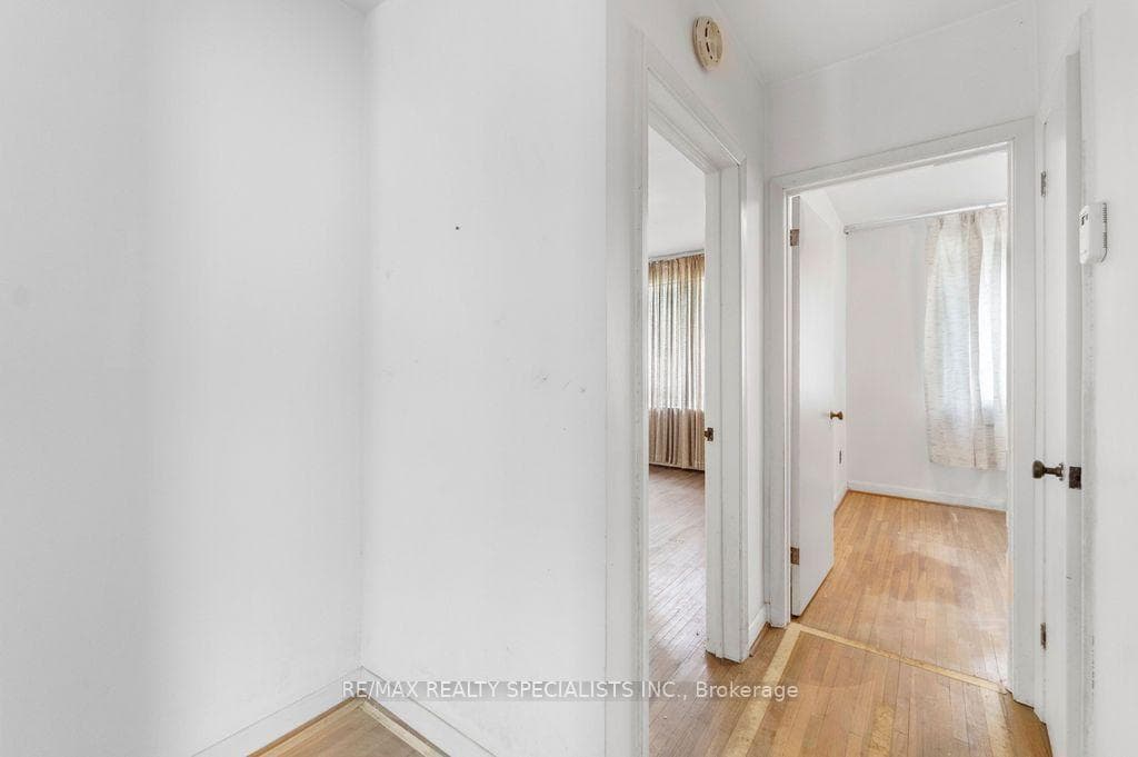 122 Cordella Avenue photo 14