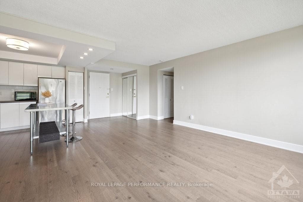 2760 CAROUSEL Crescent Unit 205 photo 10