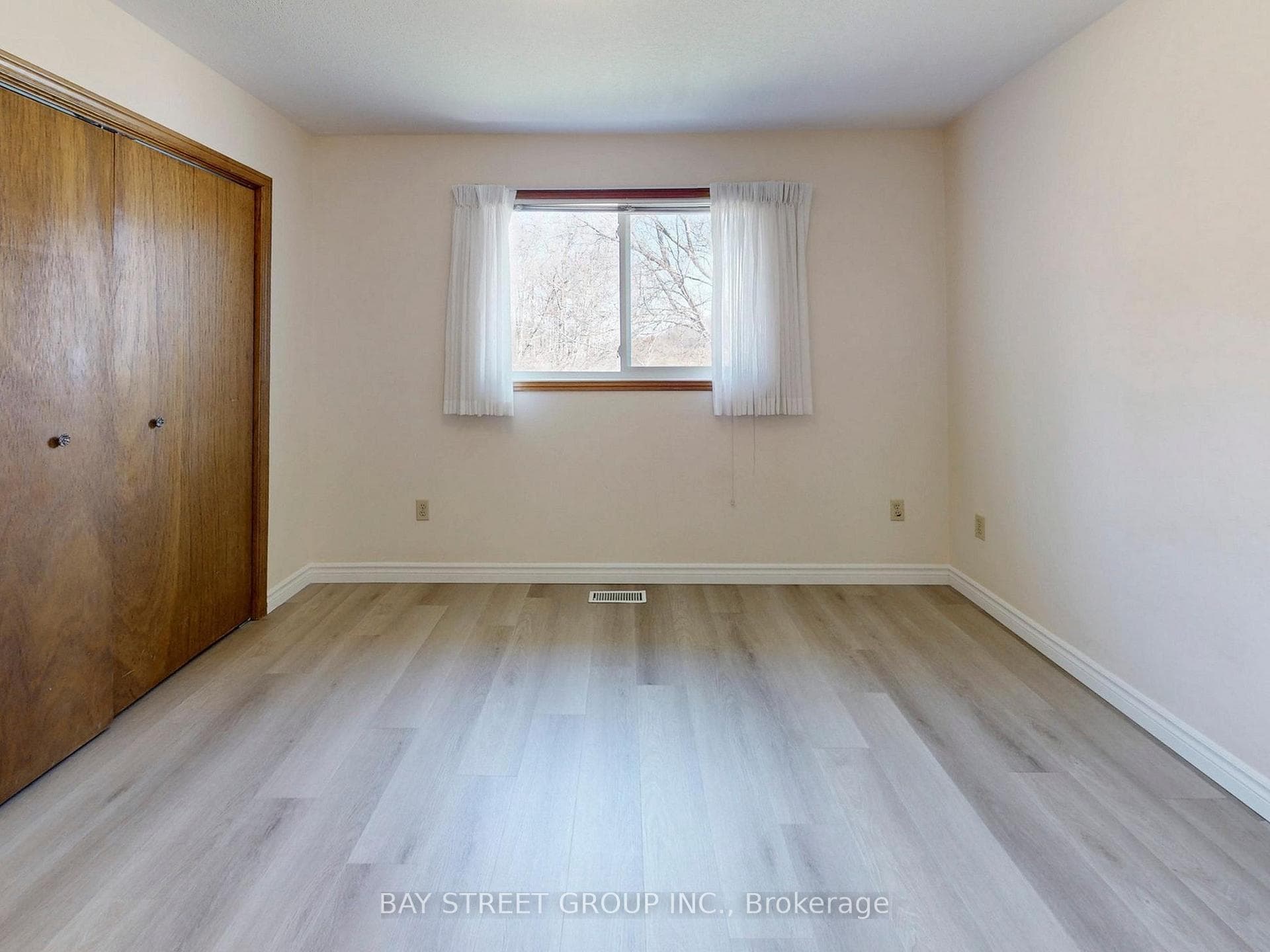 861 Book Road photo 31