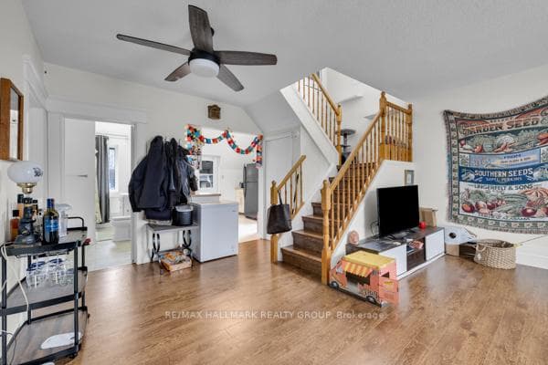 69 Blackburn Avenue photo 23