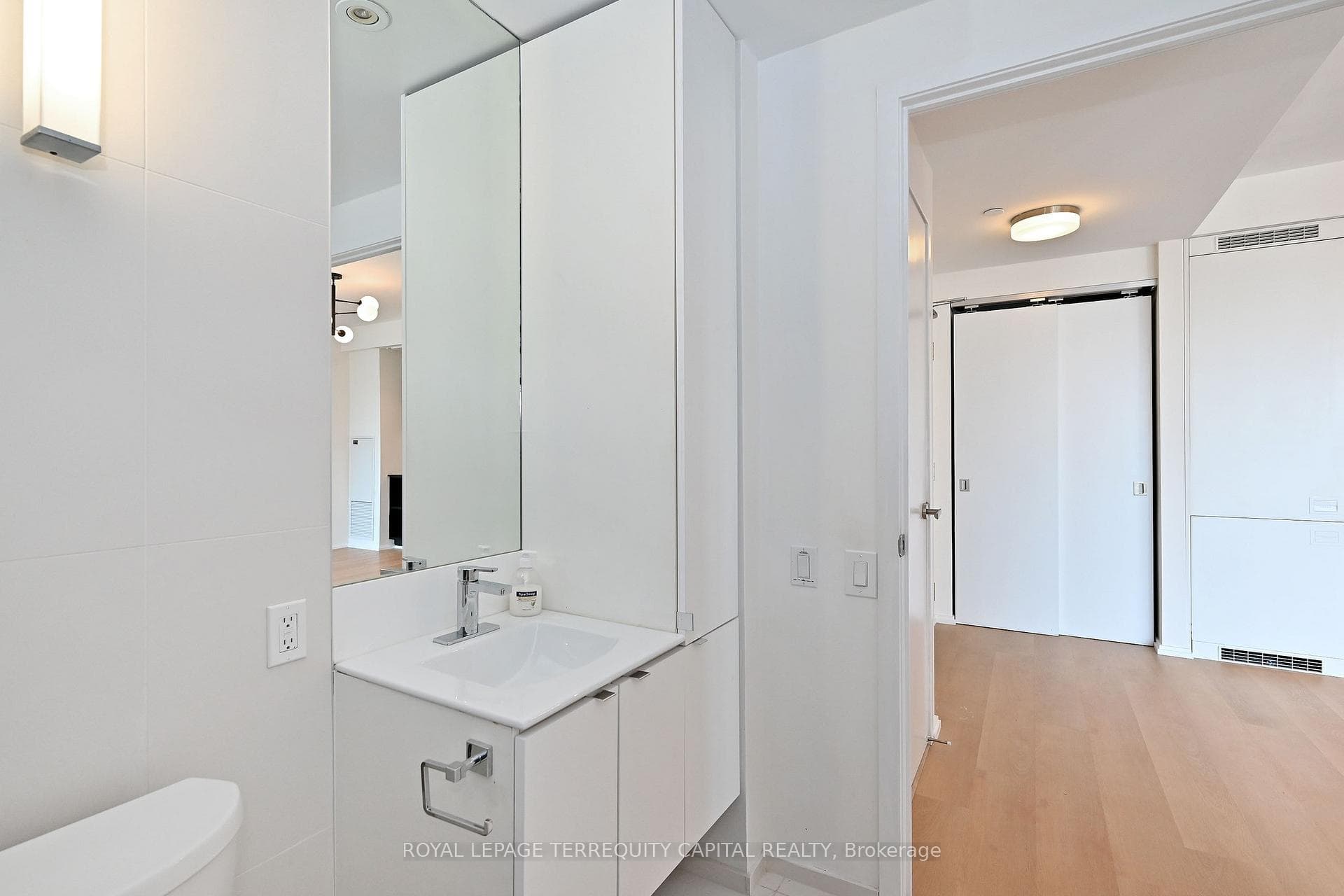 125 Peter Street Unit 2308 photo 30