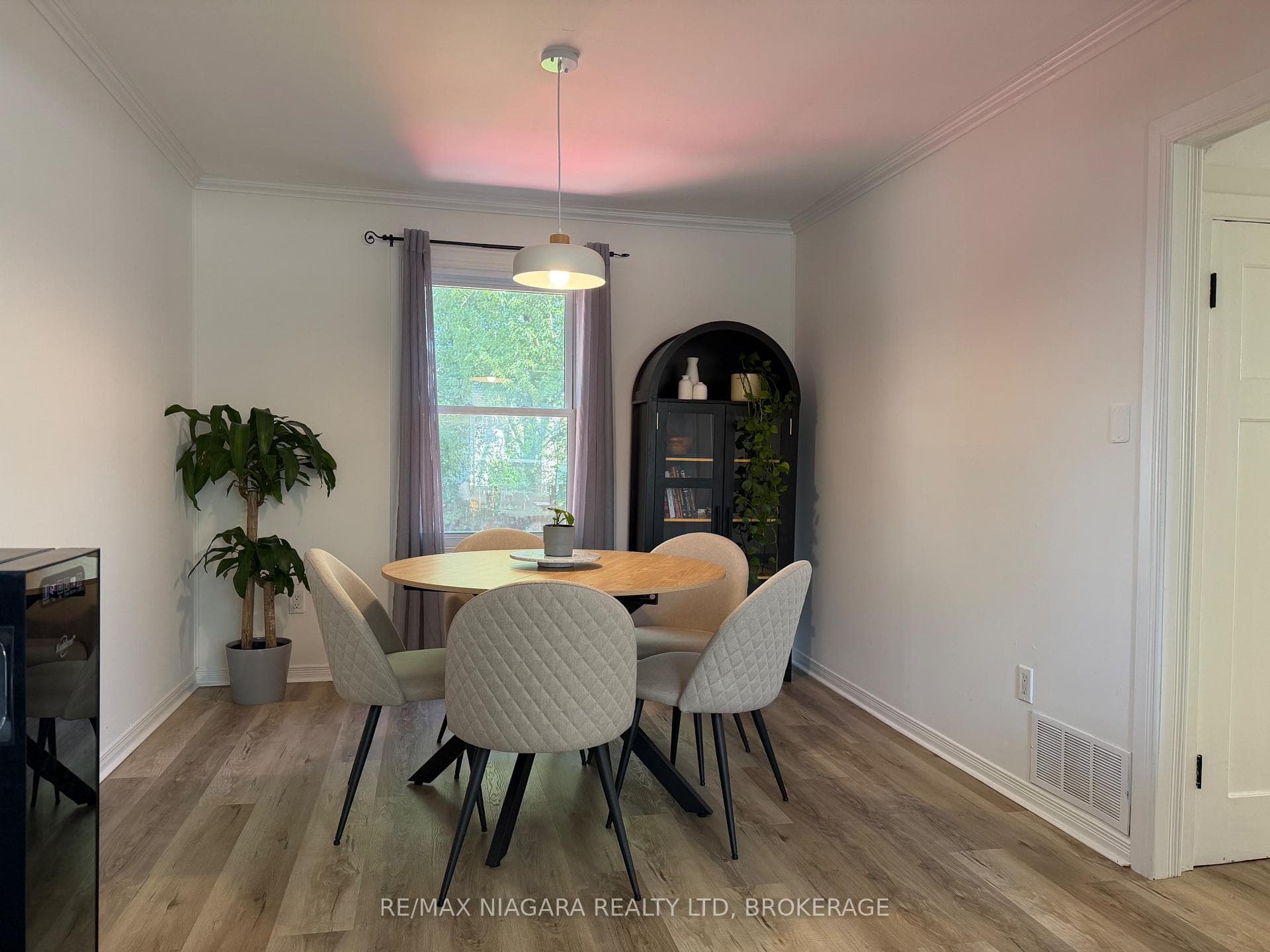4354 Fifth Avenue photo 8