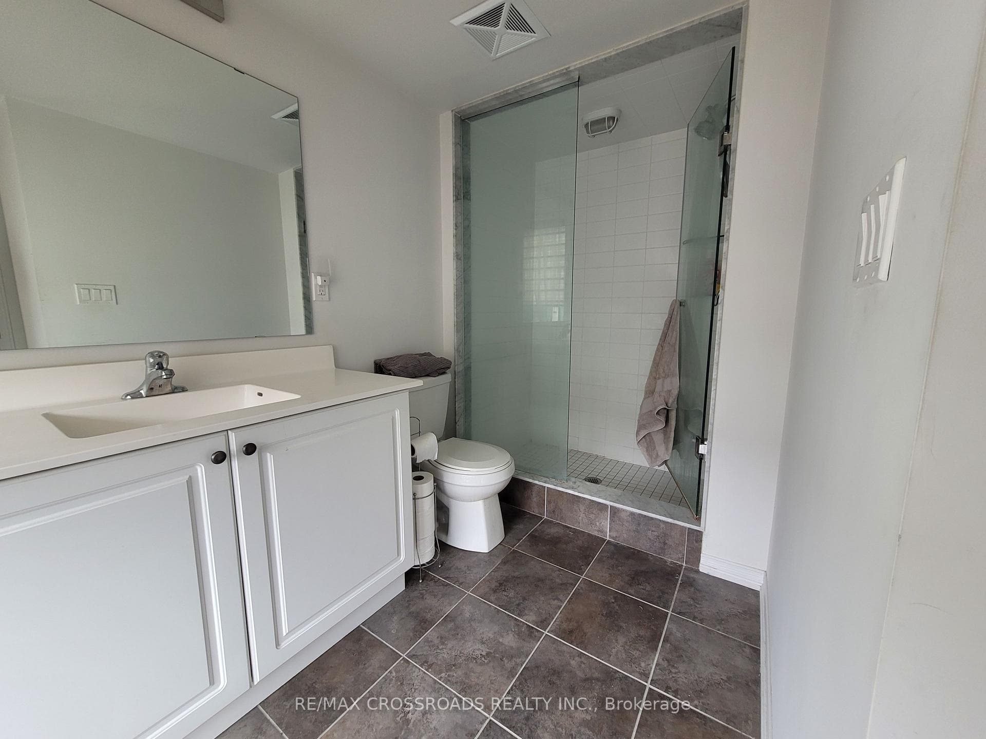 134 Widdicombe Hill Boulevard Unit 202 photo 13