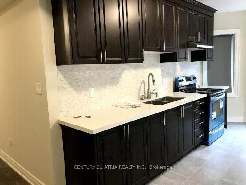 165 St Clair Avenue Unit Main Fl photo 2