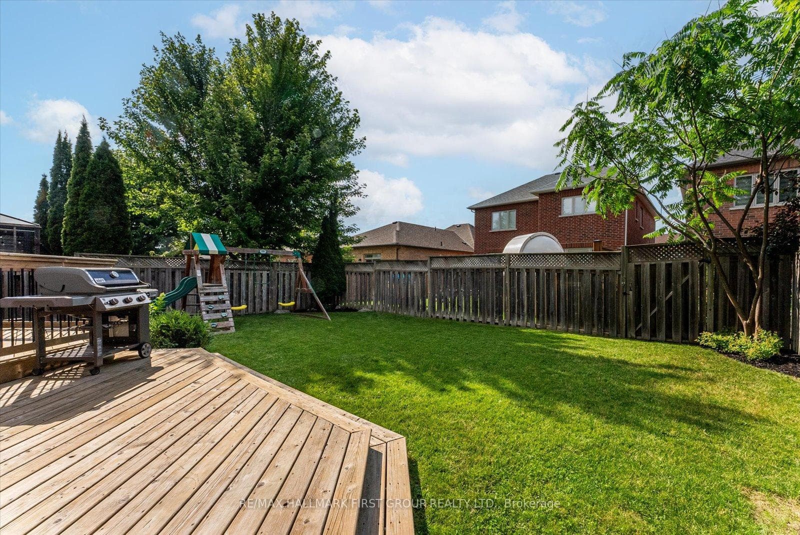 19 Queensplate Drive photo 34