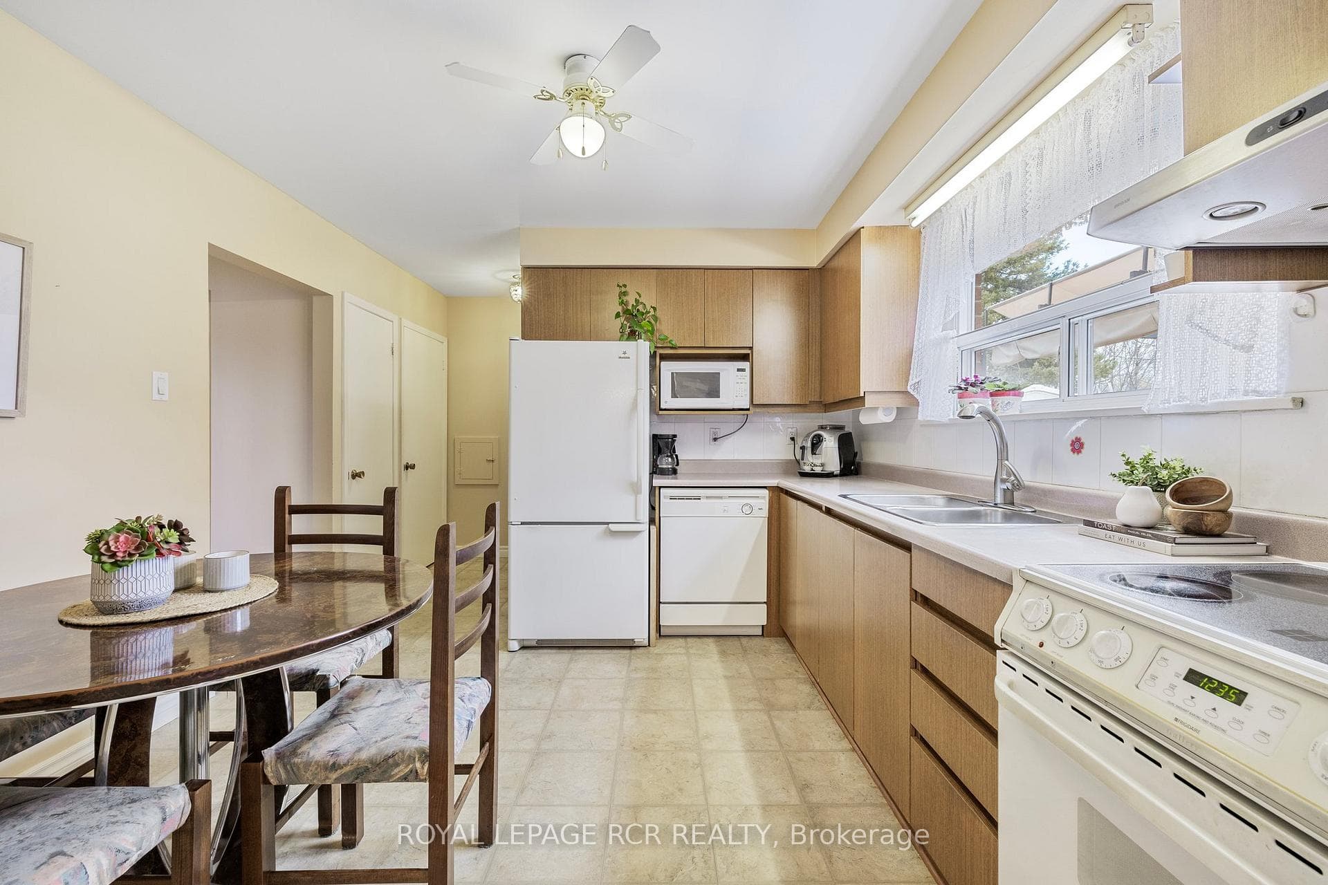 77 Shendale Drive photo 6