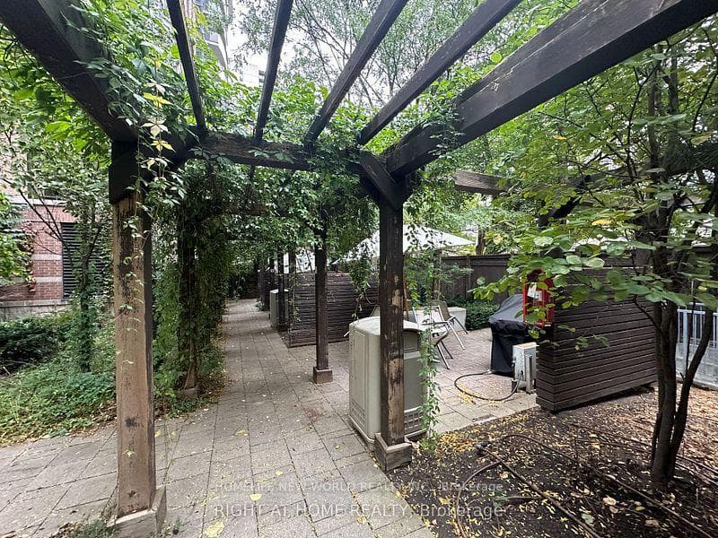 33 Sheppard Avenue Unit 405 photo 30