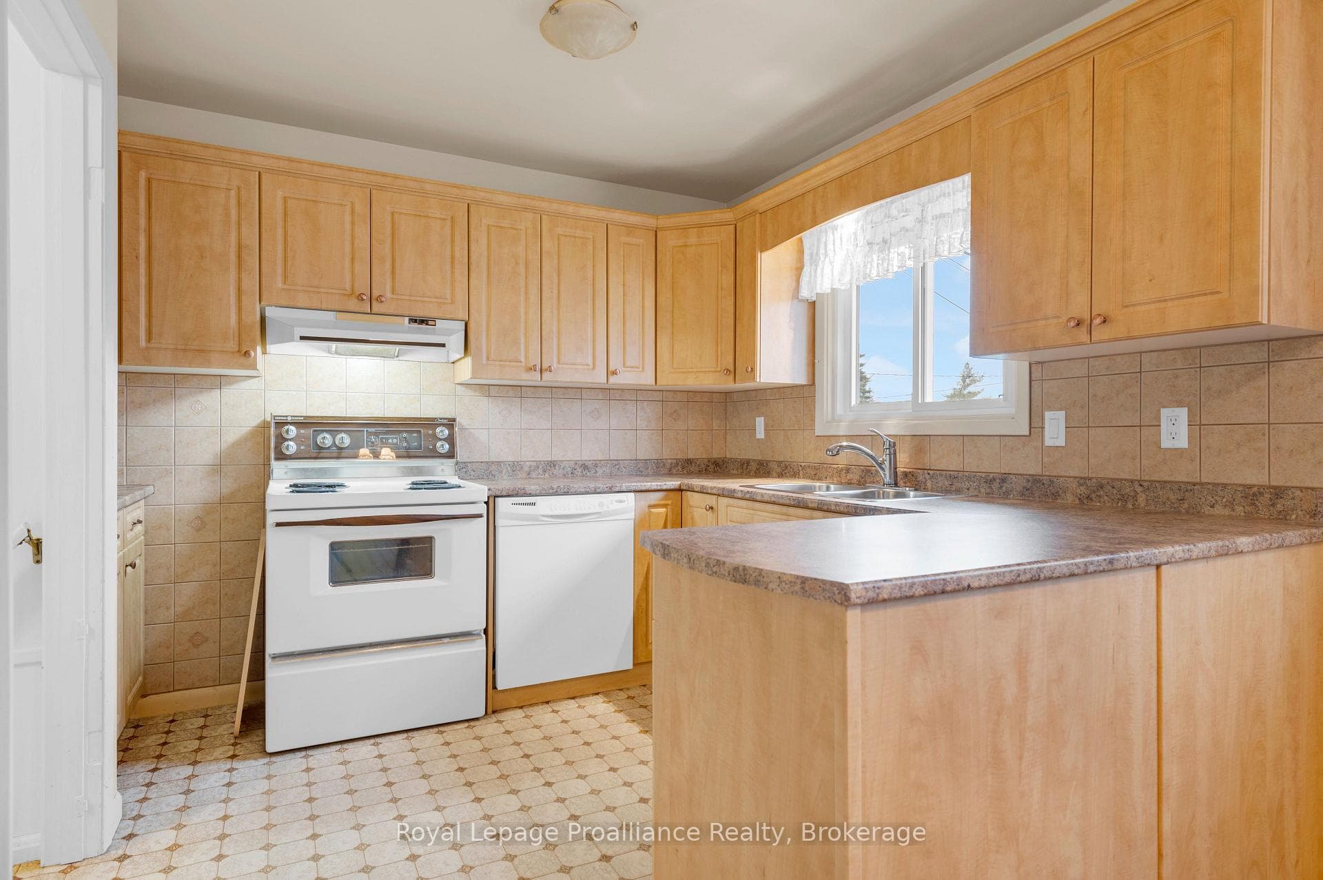 312 Church Street photo 17
