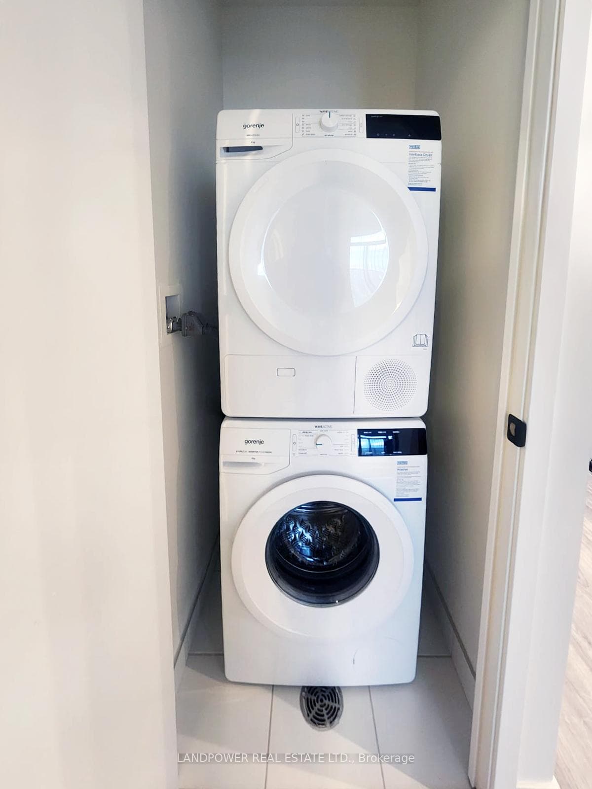 8 Interchange Way Unit 2603 photo 4