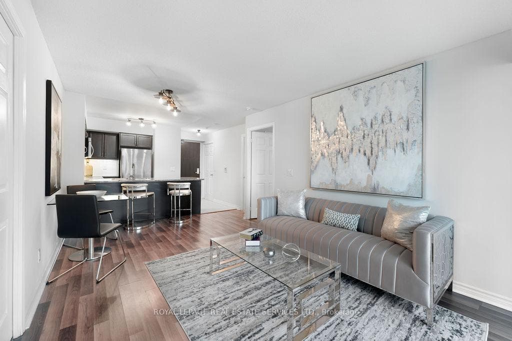 19 Grand Trunk Crescent Unit 3709 photo 4