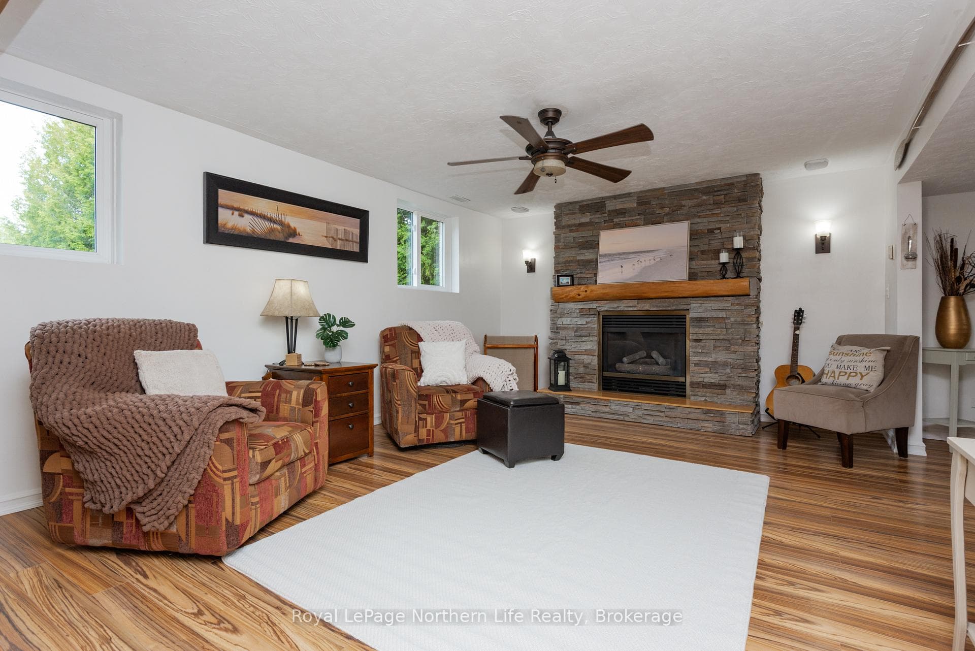 Natural gas fireplace