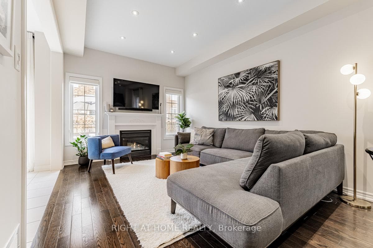 159 Fimco Crescent photo 7