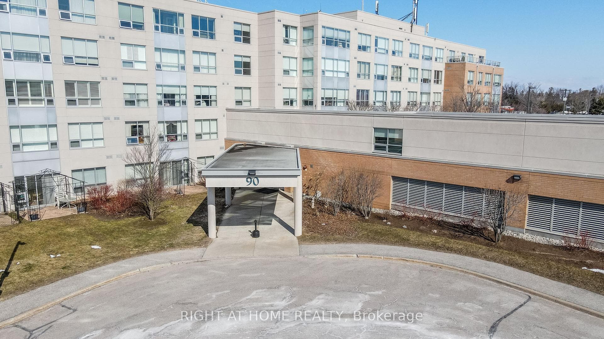 90 Dean Avenue Unit 218 photo 1