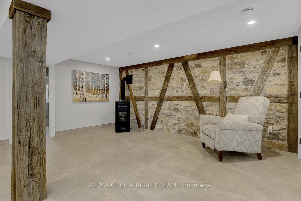 6591 Russell Road photo 30