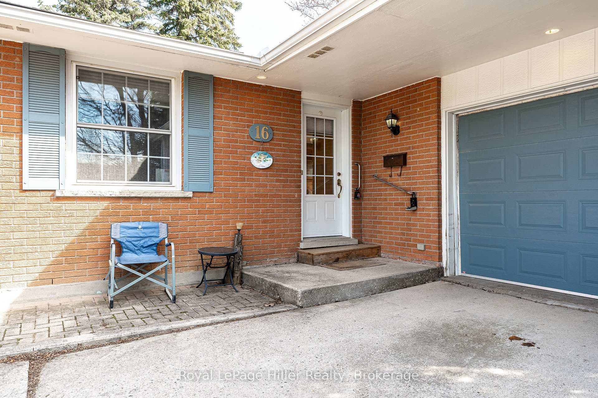 16 Park Lane Drive photo 3