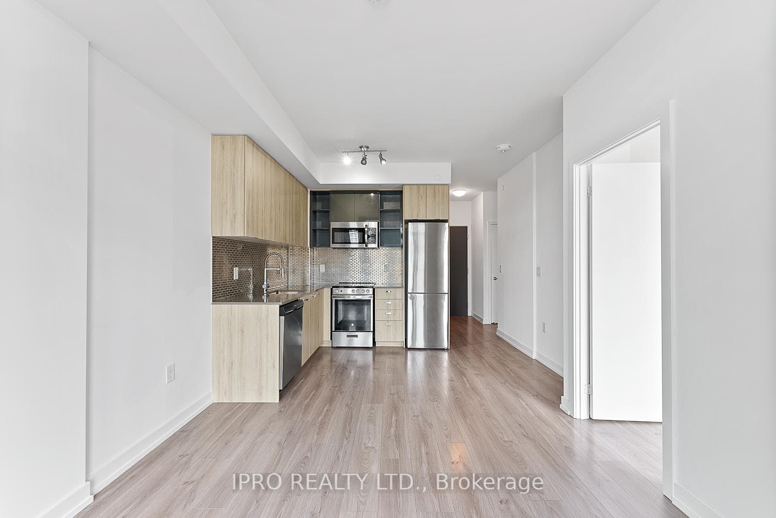 10 De Boers Drive Unit 602 photo 11