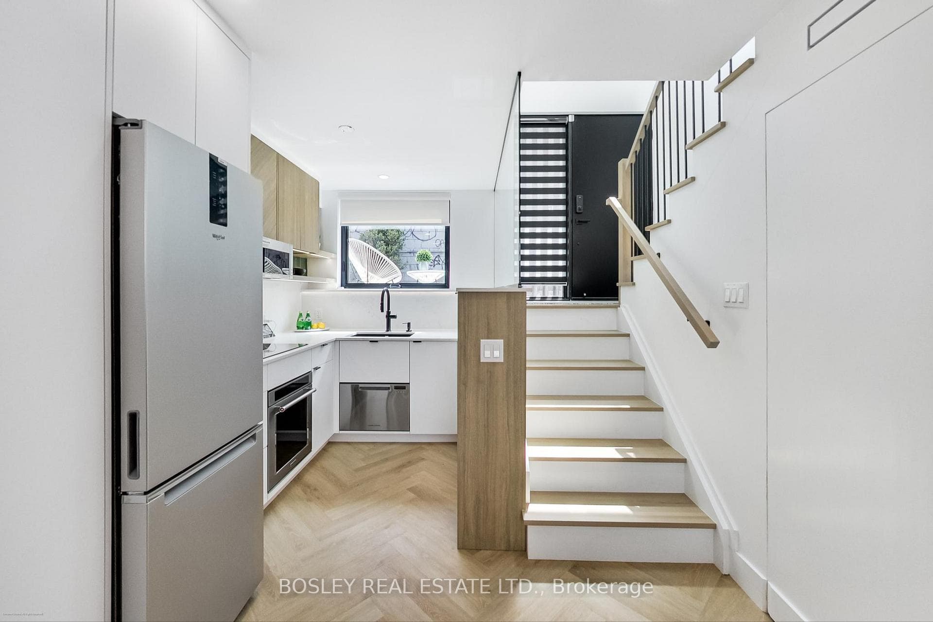 13R Mansfield Avenue photo 11
