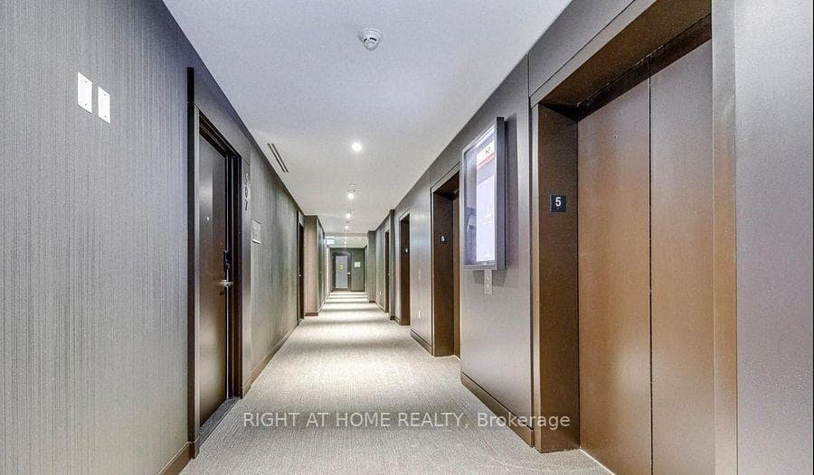 448 Burnhamthorpe Road Unit 6708 photo 2